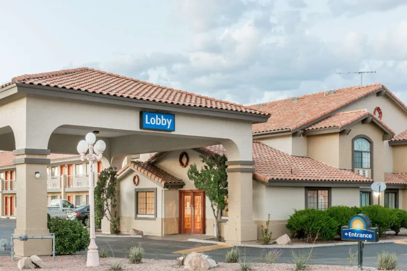 Days Inn by Wyndham Willcox - Image 1