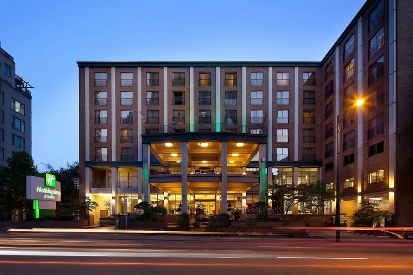 Holiday Inn & Suites Vancouver Downtown by IHG - Image 1