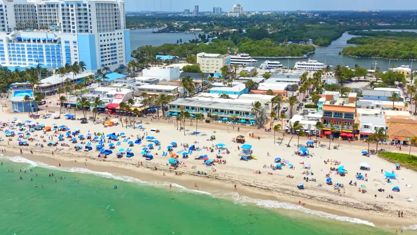 Diane Oceanfront Suites - Image 1