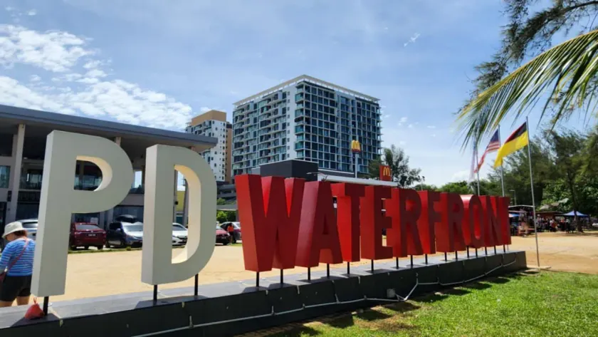 D'Wharf Hotel & Serviced Residence - Image 1