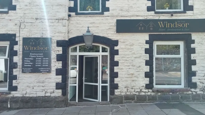 Windsor Hotel & Bar - Image 1