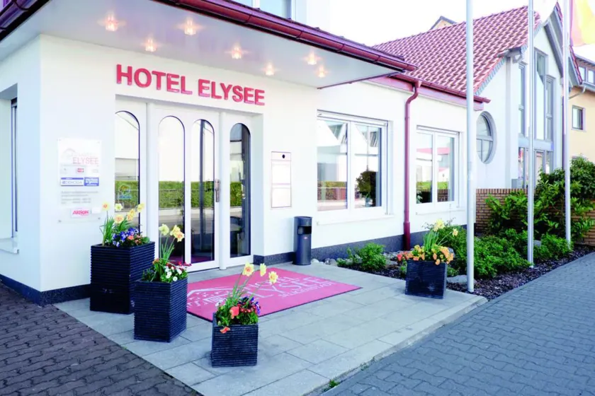 Hotel Elysee - Image 1