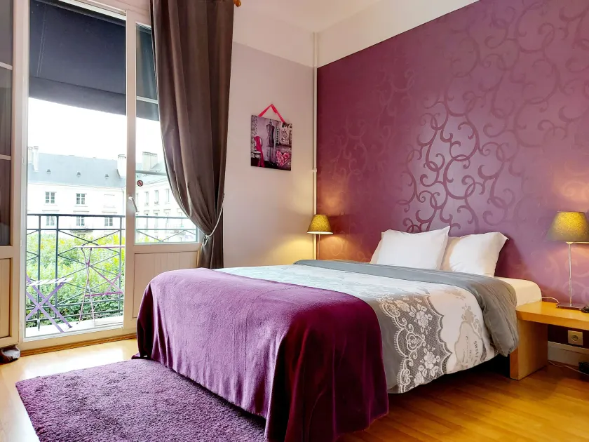 Hotel Mondial - Image 1