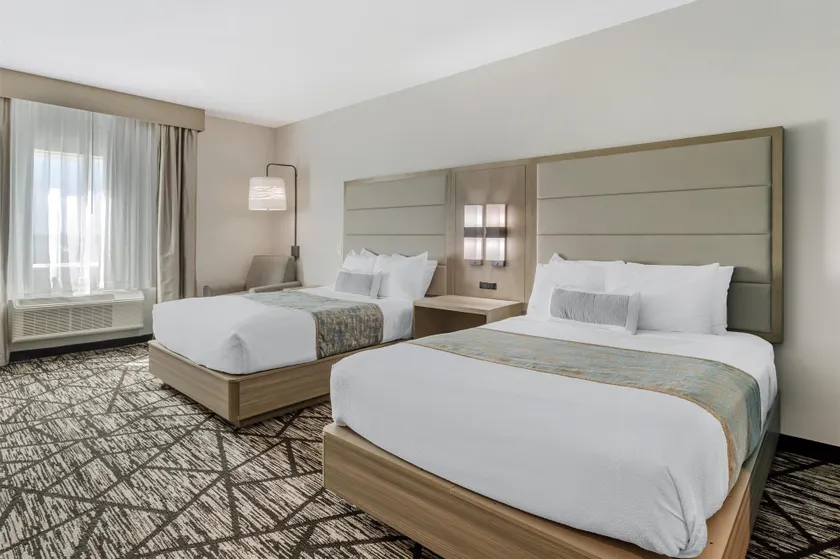 Best Western Plus Mid County - Image 1
