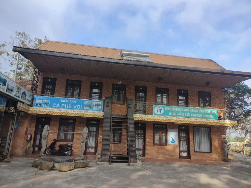 Van Long Elephants Hotel - Image 1