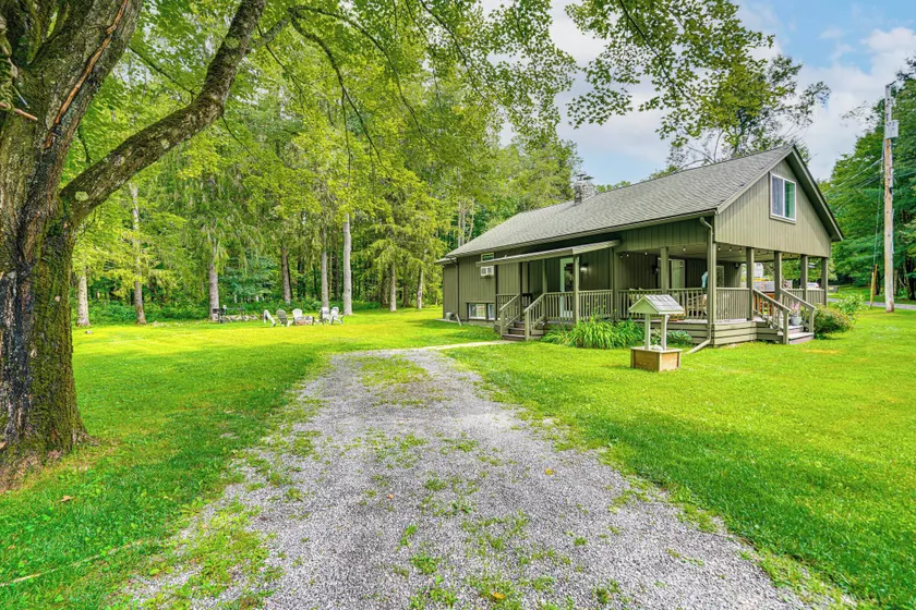 Games & Outdoor Entertainment: Upstate Family Home - Image 1