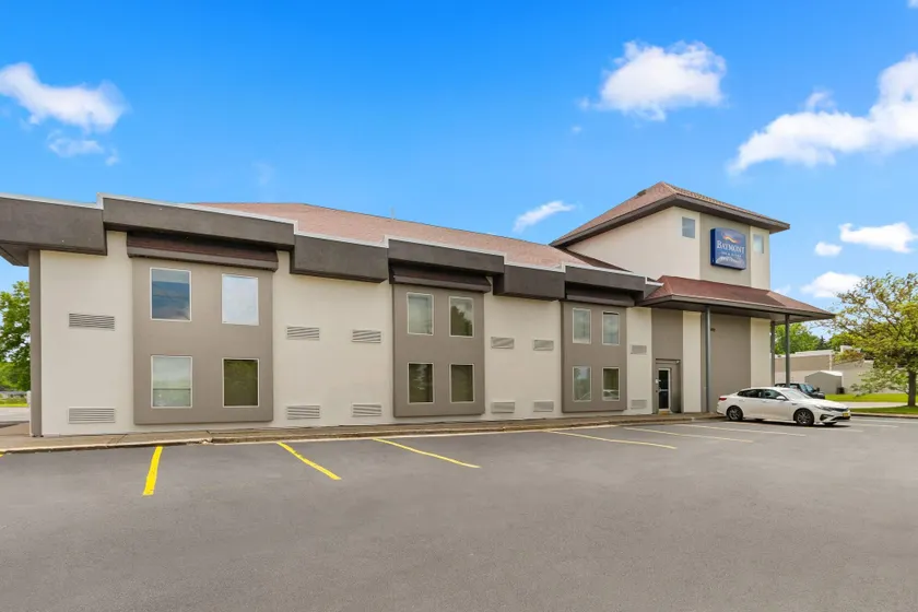 Baymont by Wyndham Batavia - Darien Lake - Image 1