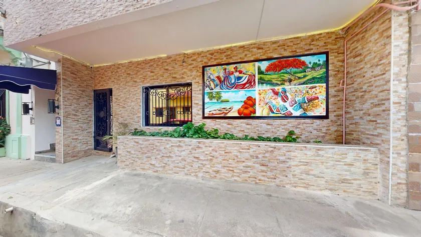 Hotel Tau Art Residence - Image 1