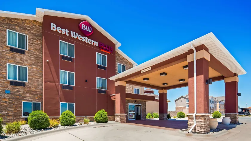 Best Western Plus Carousel Inn & Suites Burlington - Image 1