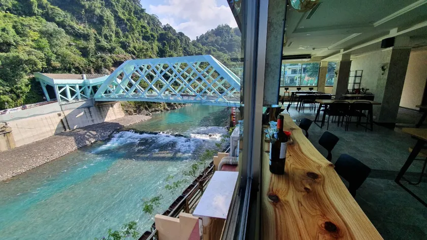 Wulai Shui An Hot Springs - Image 1