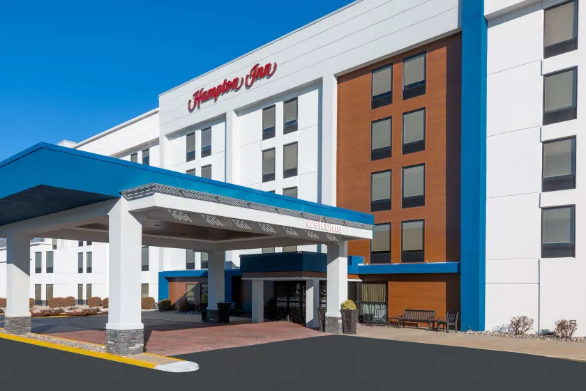 Hampton Inn Salisbury - Image 1