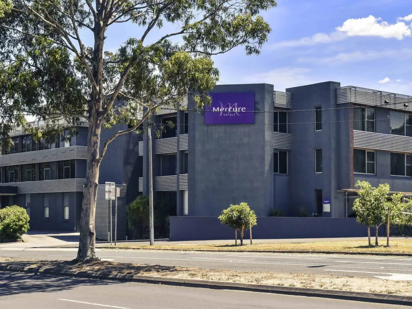 Mercure North Melbourne - Image 1