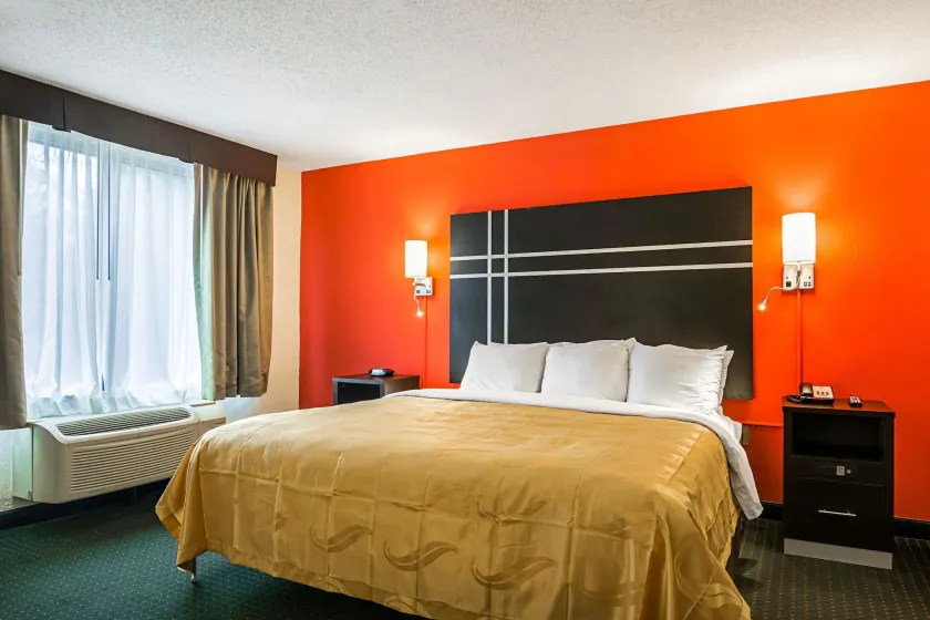 Quality Suites Atlanta Airport East - Image 1