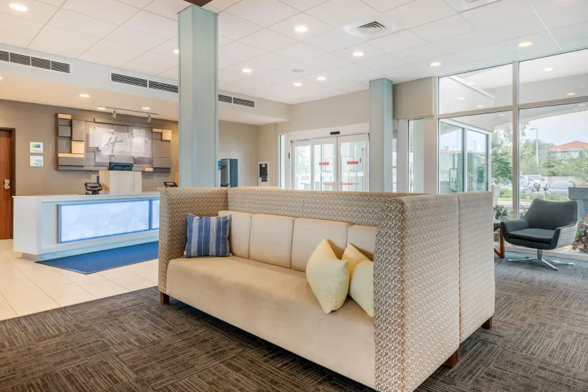 Holiday Inn Express & Suites - Wildwood - The Villages by IHG - Lobby