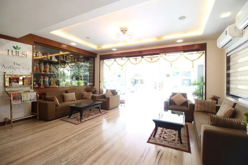 Marigold- Newly Renovated Hotel - Interior entrance