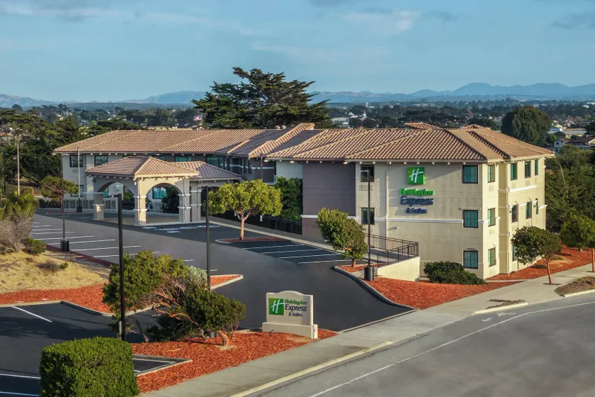Holiday Inn Express Hotel & Suites Marina by IHG - Image 1