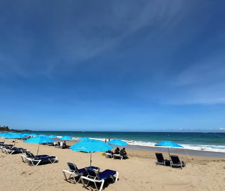 Sandy Beach Hotel - Image 1