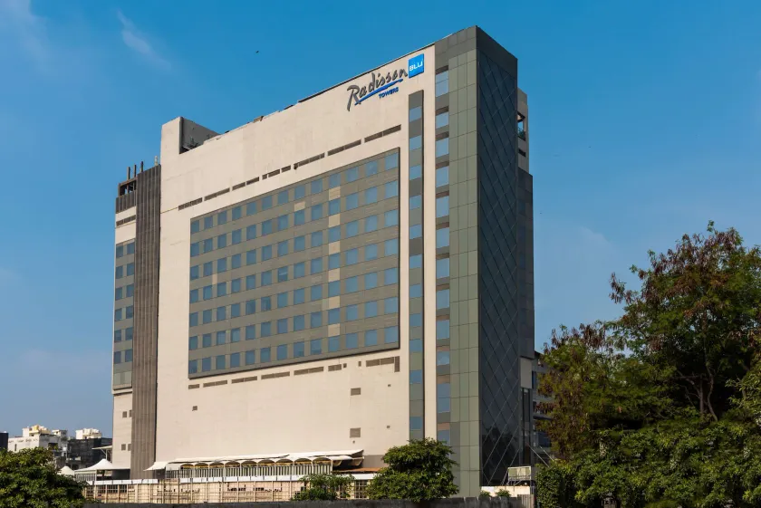 Radisson Blu Towers Kaushambi Delhi NCR - Image 1
