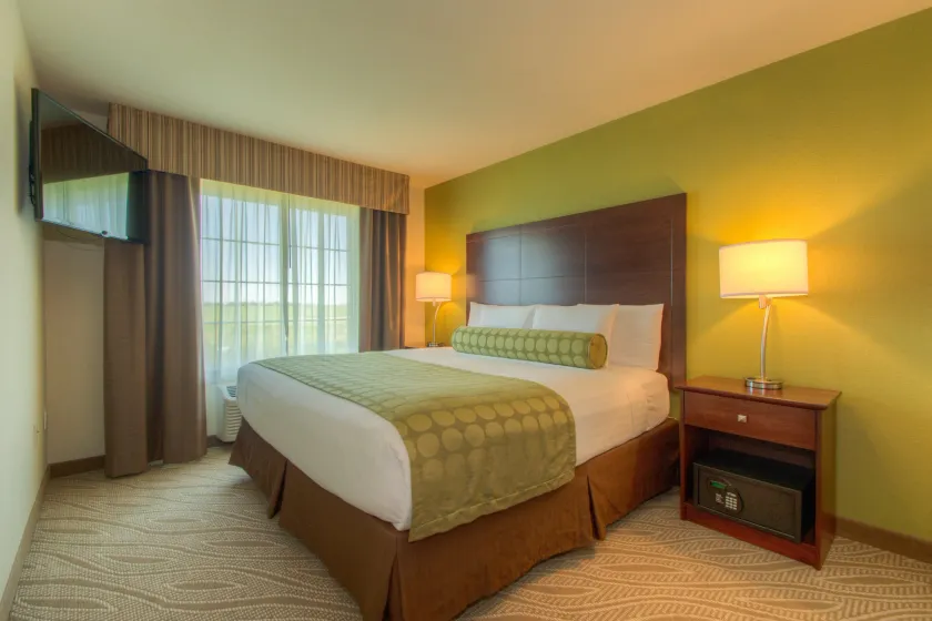 Cobblestone Inn & Suites - Holyoke - Image 1