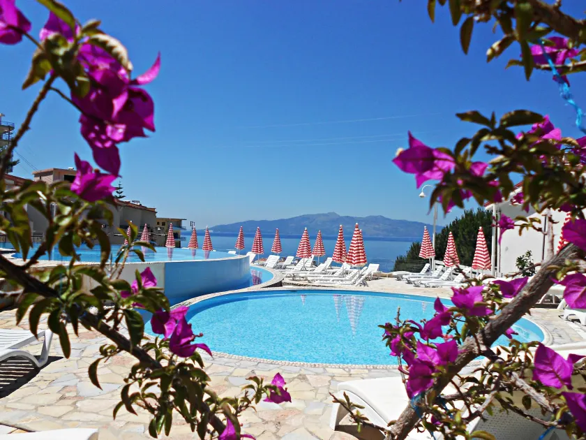 Bougainville Bay Apartments - Image 1