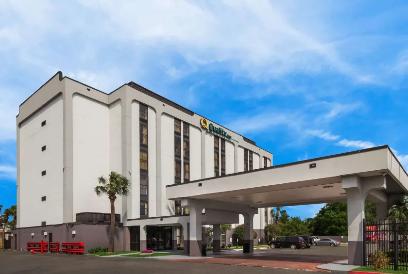 Quality Inn Houston East I-10 - Image 1
