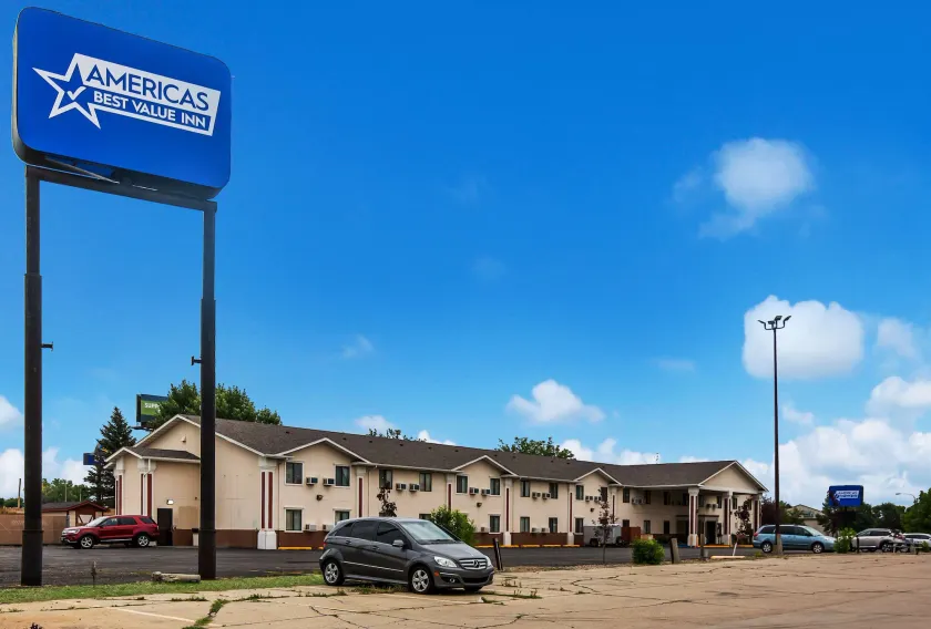 Americas Best Value Inn Fargo - Image 1