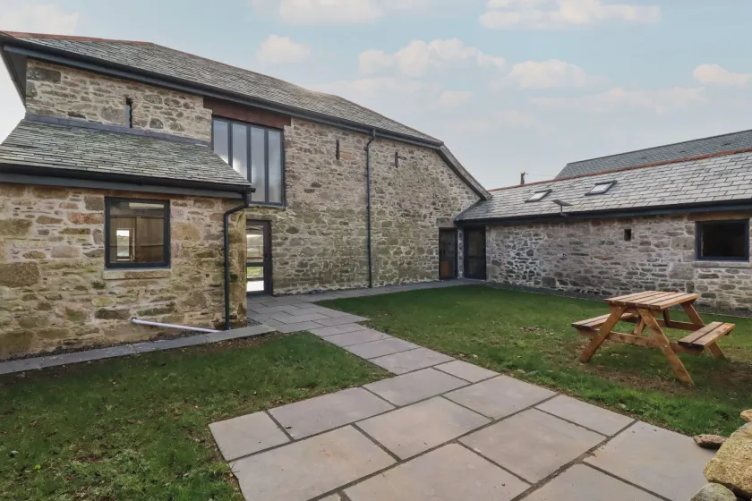 The Old Cattle Barn - Image 1