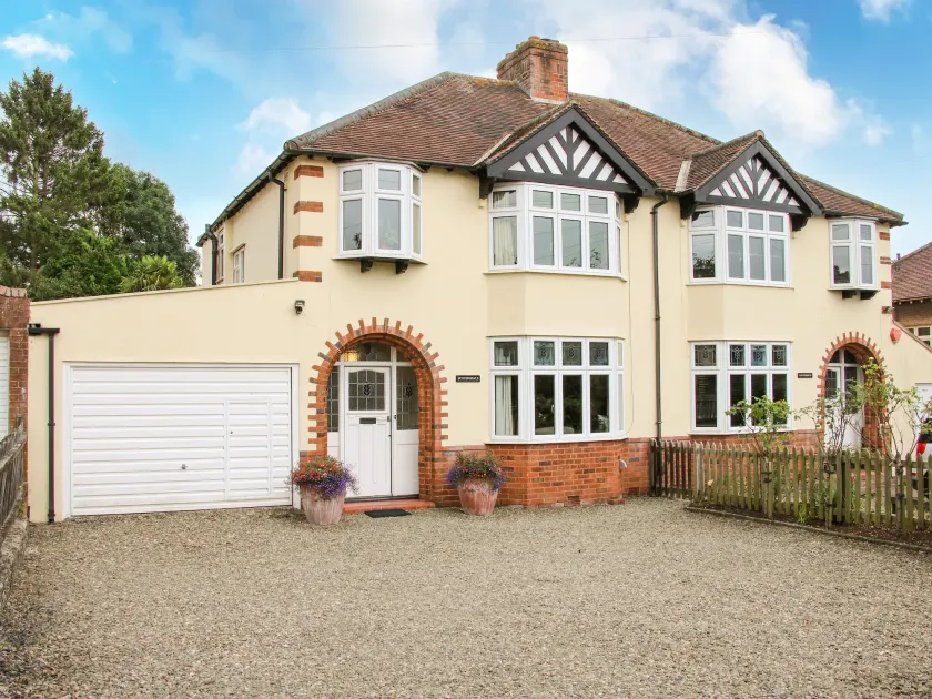 Sunningdale - Image 1