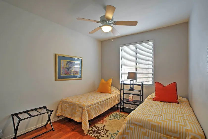 Zen Phoenix Home on Legacy Golf Course w/ Pool! - Værelse