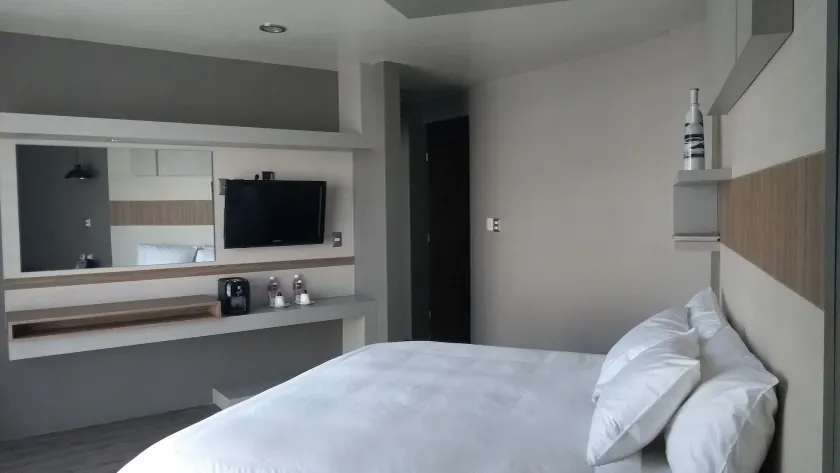 ESDUMA HK HOTEL Pachuca - Image 1