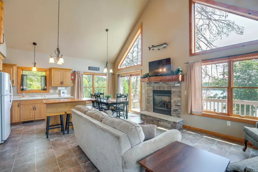 Lakefront Wisconsin Getaway w/ Kayak + Boat Dock! - Image 1