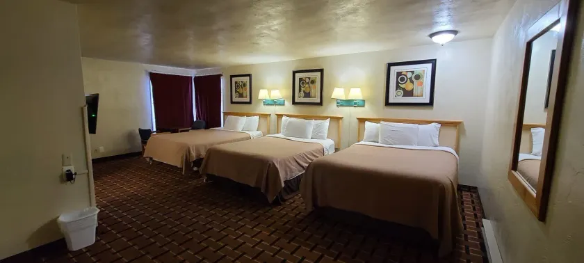 Economy Inn - Image 1