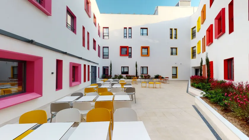 Residencia Universitaria Resa Málaga Centro - Image 1