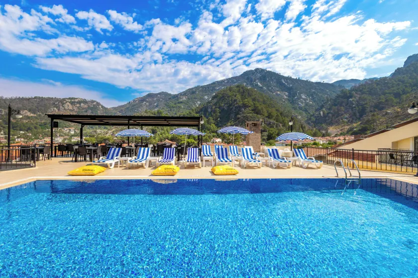 Leslion Hotel Turunç - Image 1
