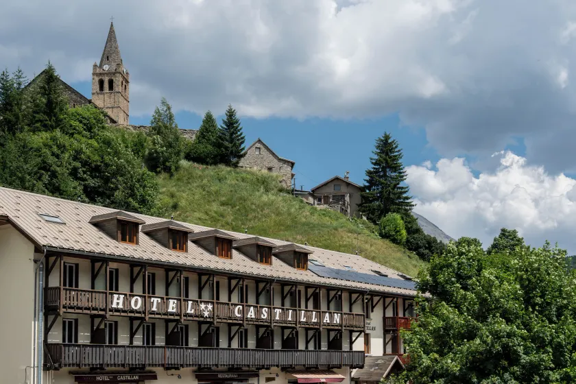 Hotel Castillan - Image 1