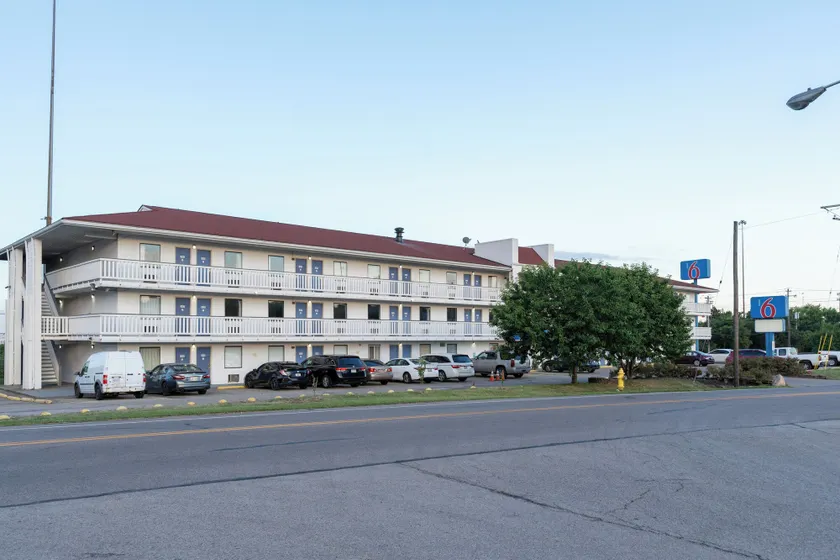 Motel 6-Cincinnati, OH - Image 1