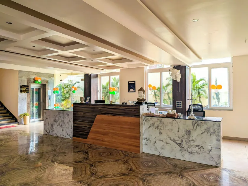 Hotel Aashiyana - Lobby