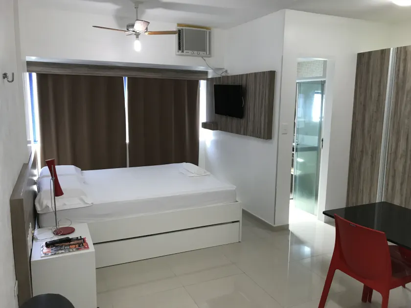 Studio Everest Flats - Image 1