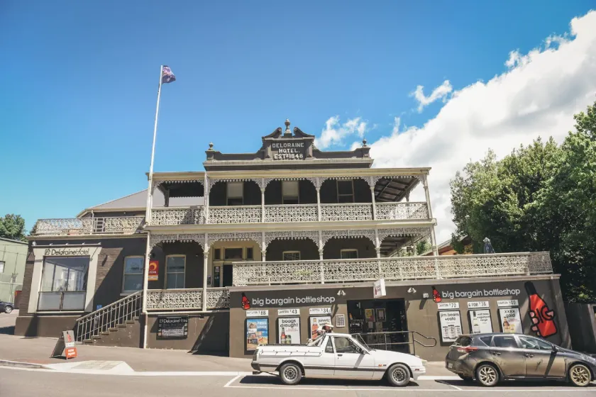 Deloraine Hotel - Image 1