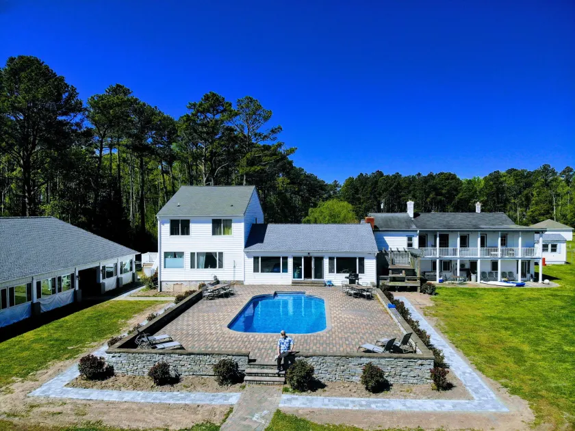 Bay Tree Manor - Image 1