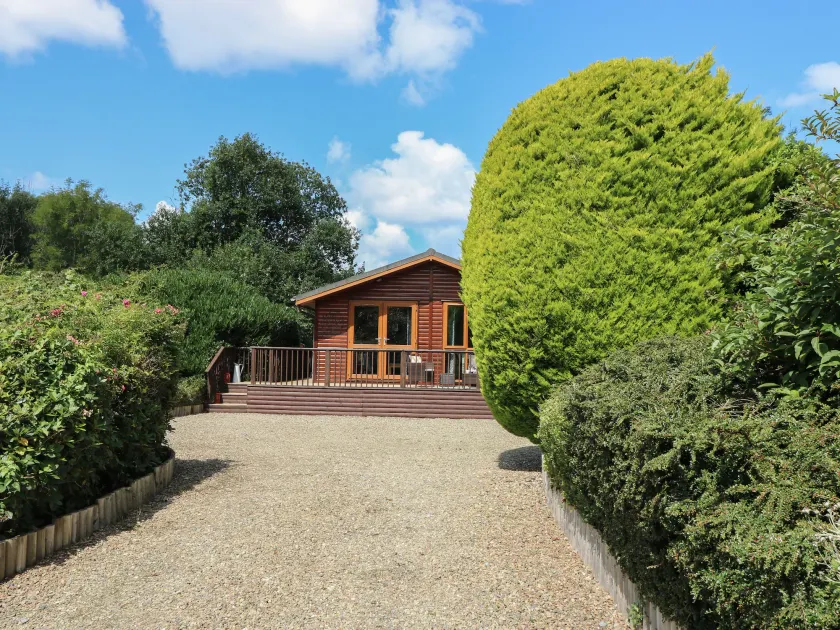 1 Hornbeam Lodge - Image 1