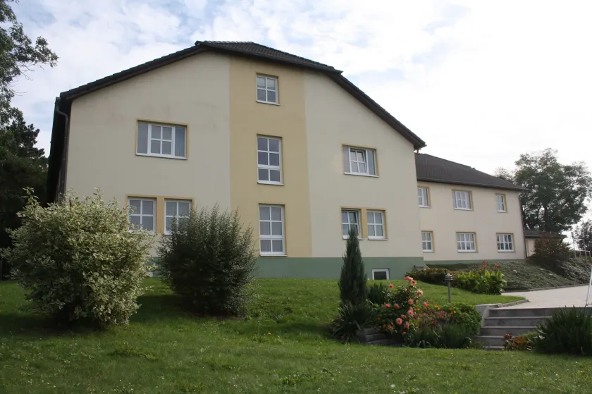 Hotel & Restaurant Bergfried - Image 1