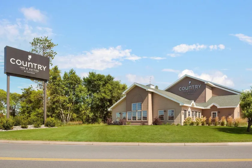 Country Inn & Suites by Radisson, Baxter, MN - Image 1