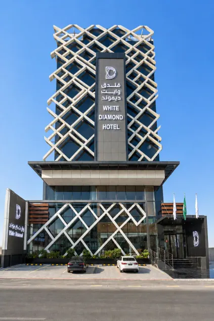 White Diamond Hotel Sari - Image 1