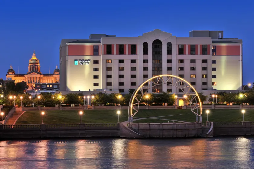 Embassy Suites Hotel Des Moines Downtown - Image 1