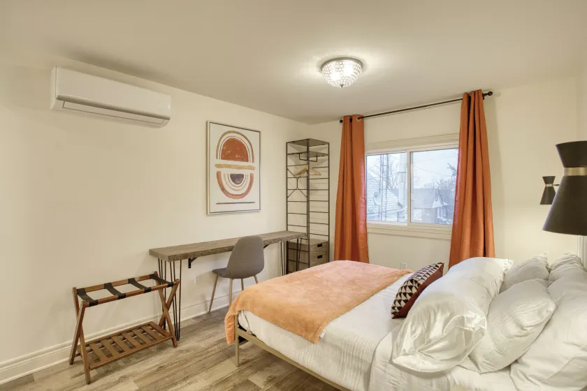 Rustic Elegant Stays in Niagara Benchlands - Room