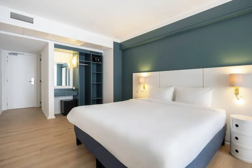 Hotel Louise  - Image 1