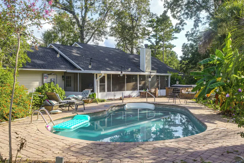 Fish, Swim & Soak: Rural Lakeland Retreat - Image 1