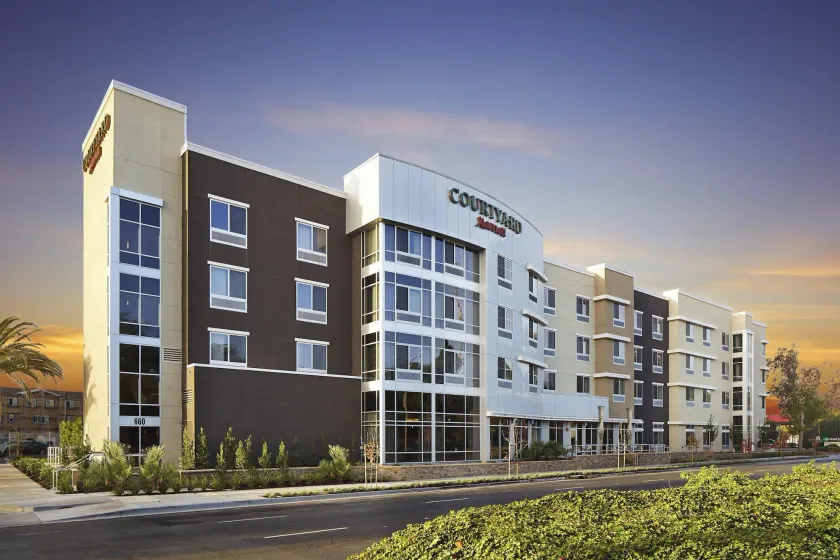 Courtyard by Marriott Sunnyvale Silicon Valley - Image 1