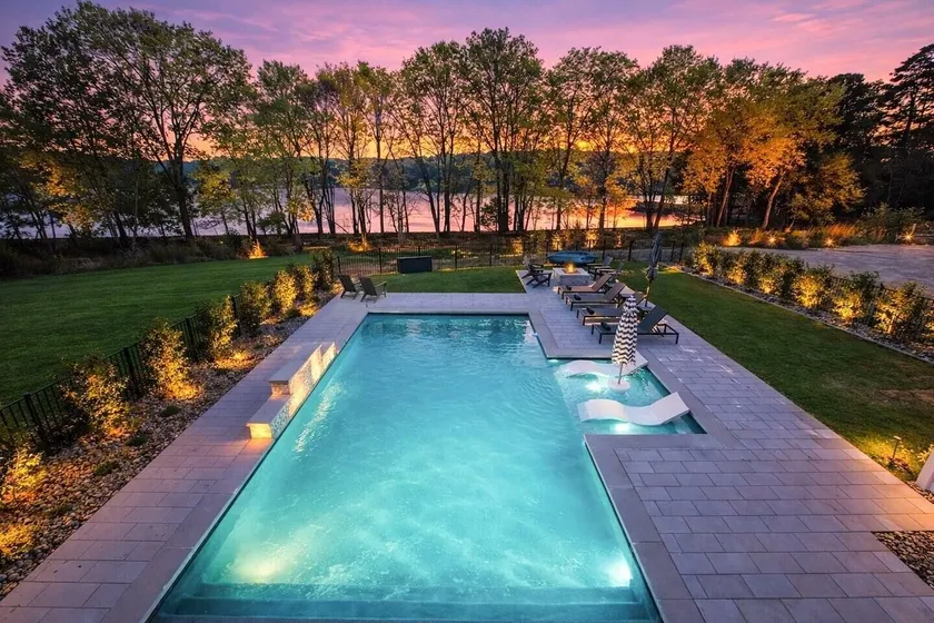 Paddle Pointe - Image 1
